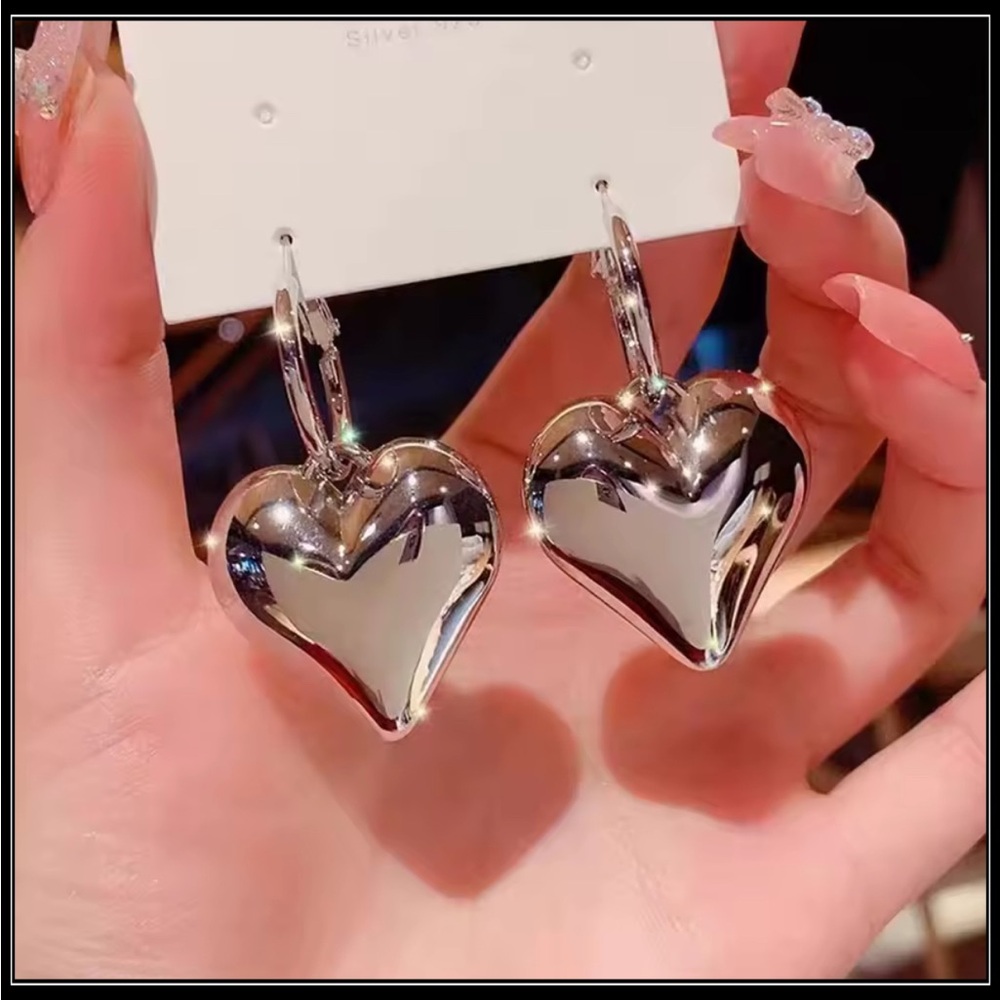 Clearance! NEW SILVER MEGA PUFF HEART HOOP STATEMENT EARRINGS
